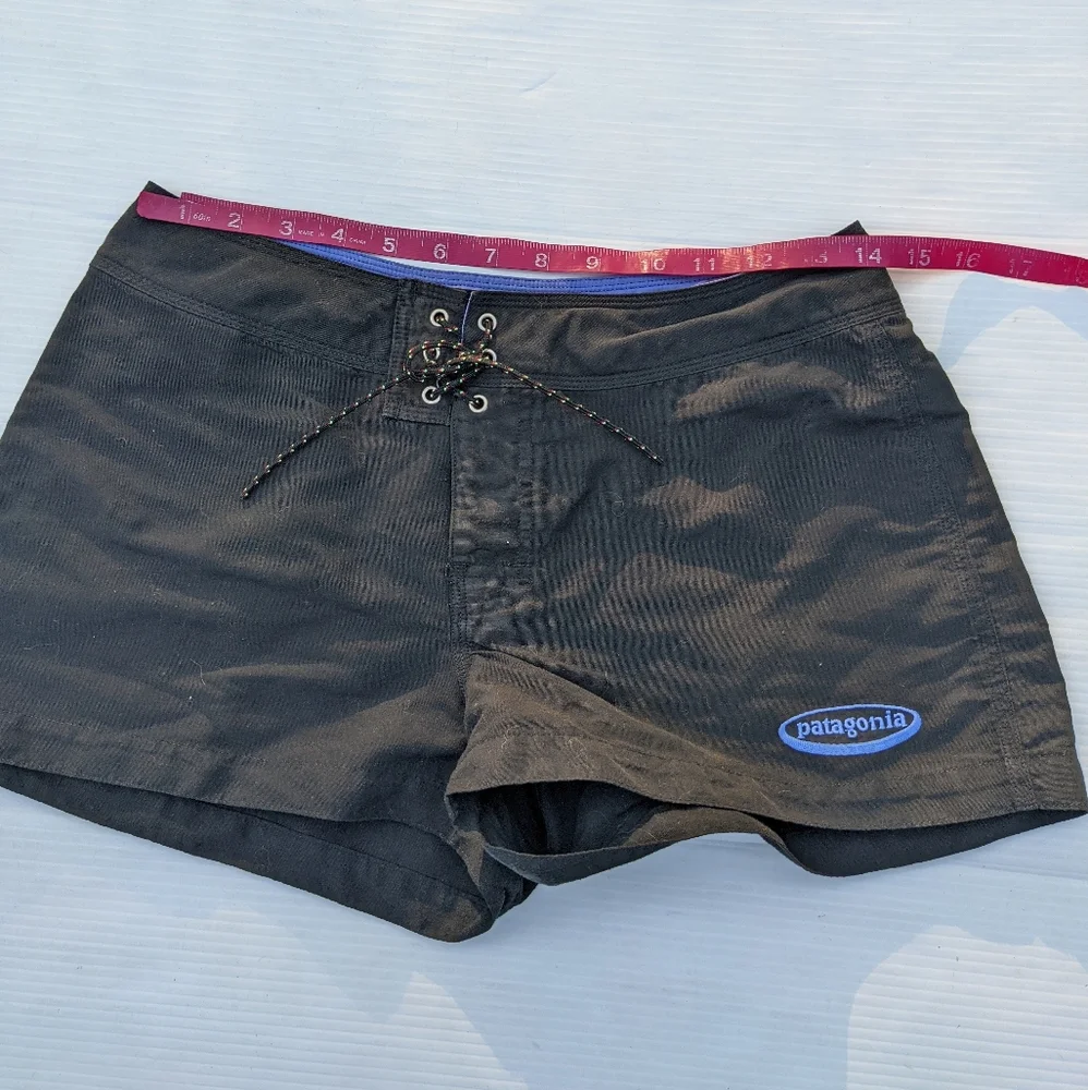 PATAGONIA women's black baggy shorts - Picture 8 of 9